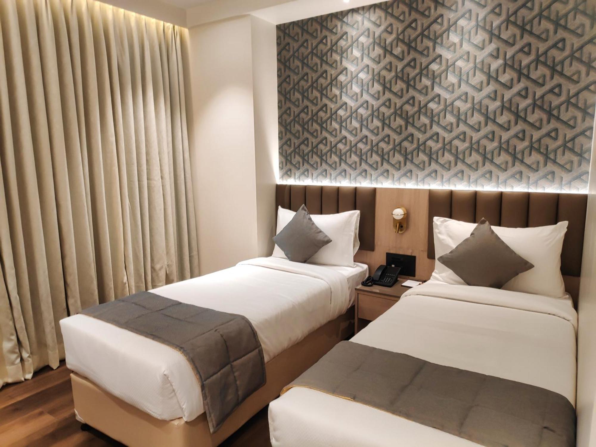 Maxxvalue Hotel Midc - Andheri Mumbai Exterior photo