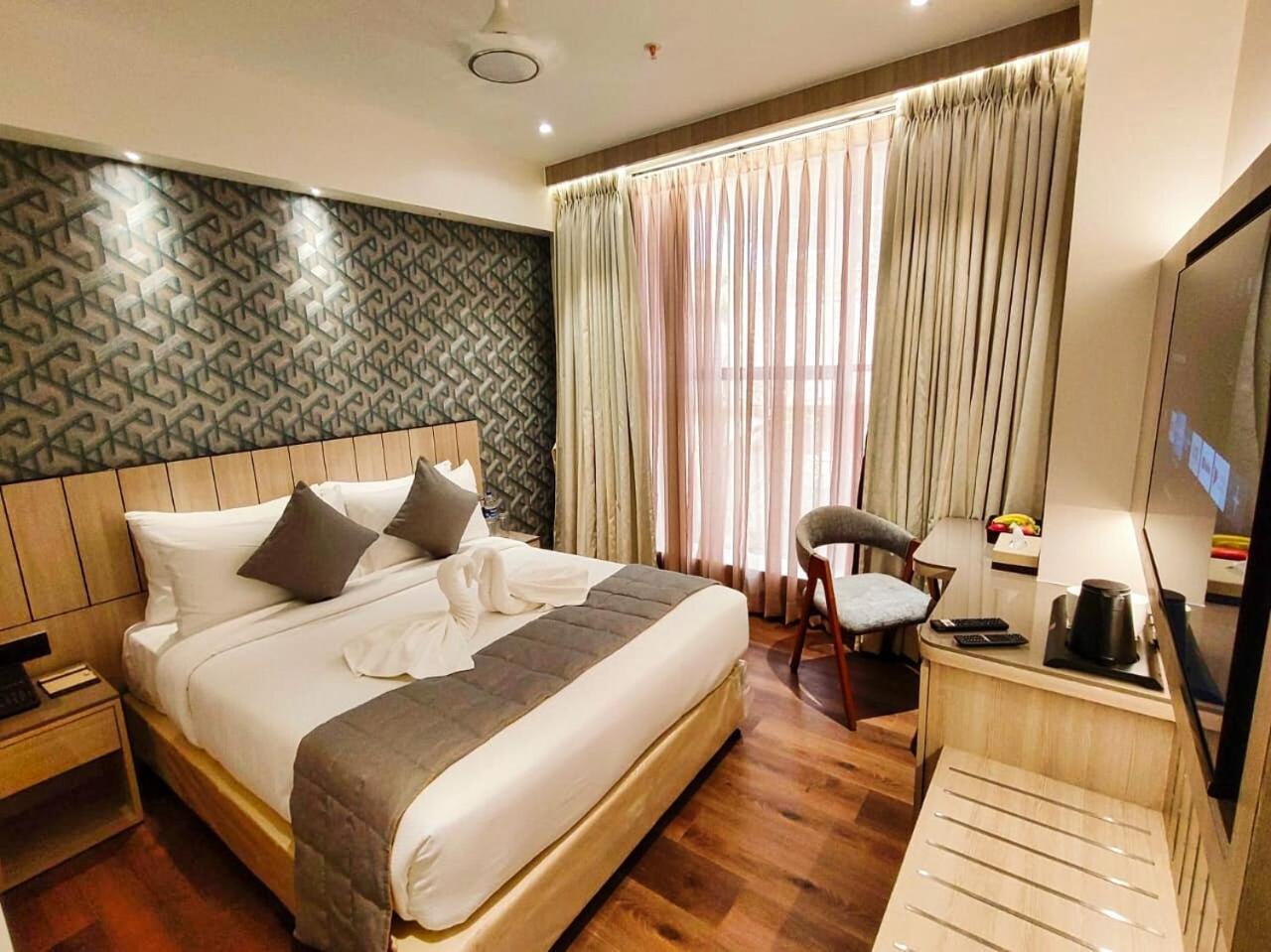 Maxxvalue Hotel Midc - Andheri Mumbai Exterior photo