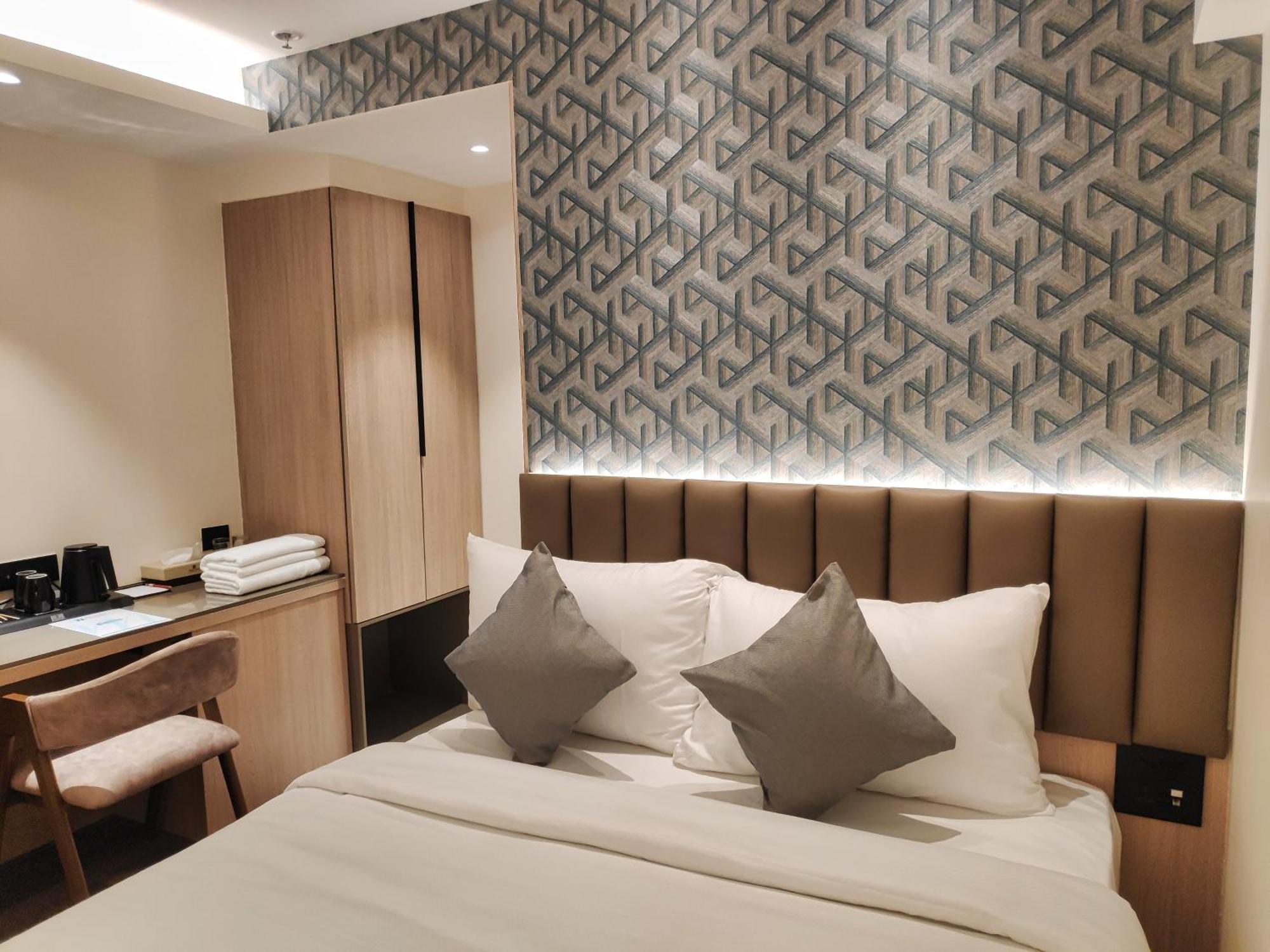 Maxxvalue Hotel Midc - Andheri Mumbai Exterior photo